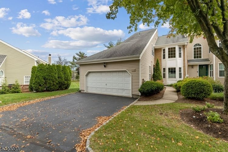 1st image of 112 Coccio Dr