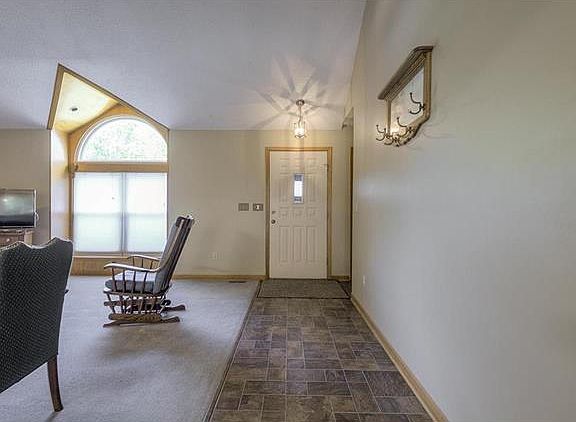 5th image of 505 NE Station Dr