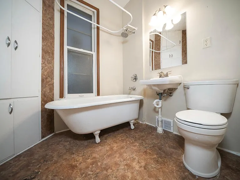 701 Bedford St #2 — Photo 26