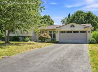 4243 Iverness Ln, West Bloomfield, MI 48323