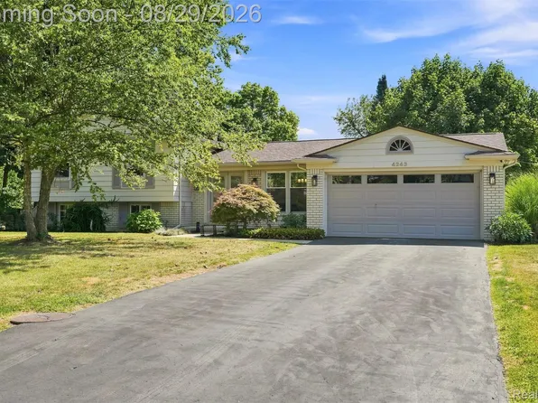 4243 Iverness Ln, West Bloomfield, MI 48323