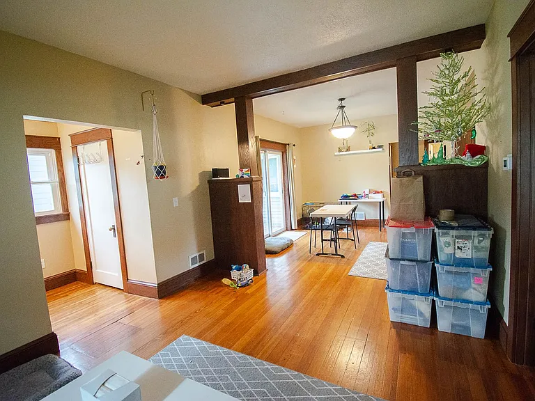 101 8th Ave SE #1 — Photo 4