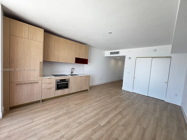 90 NE 32nd St #625 — Photo 8