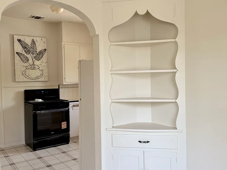 325 E Rosewood Ave — Photo 28