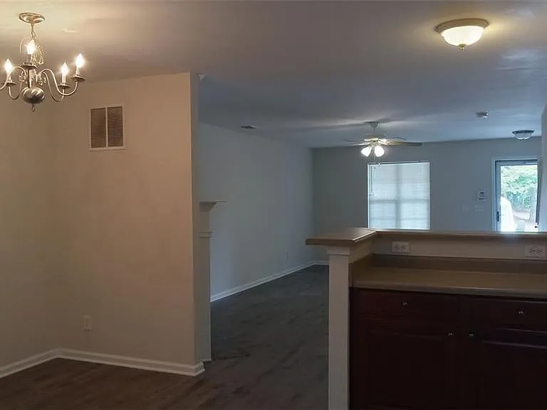 755 Crestwell Cir SW — Photo 11
