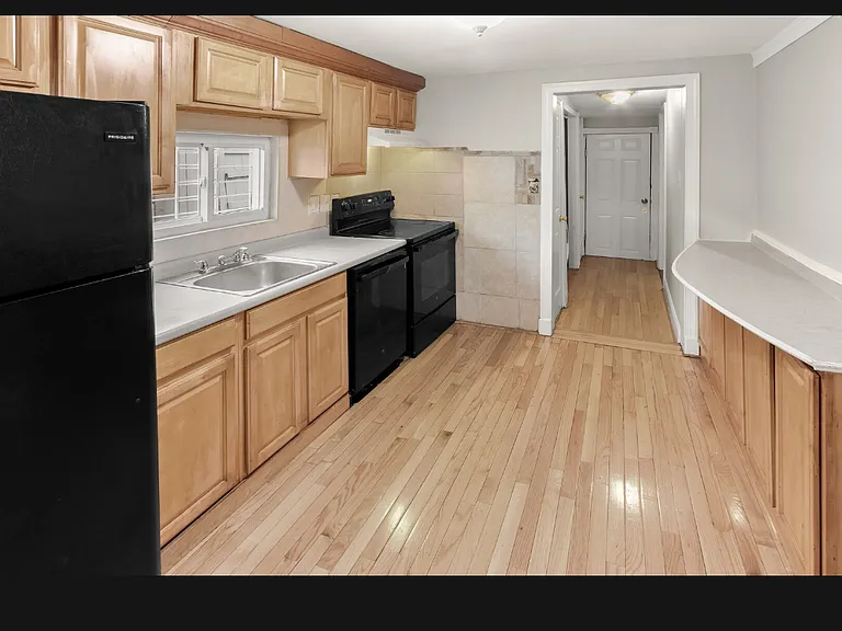 805 Eastern Ave — Photo 32