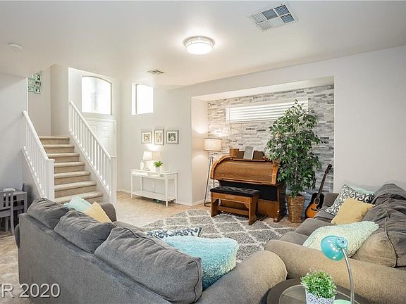 5th image of 8025 Glowing Water St