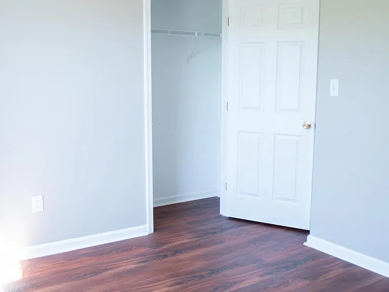 102 Thomas Ln — Photo 33