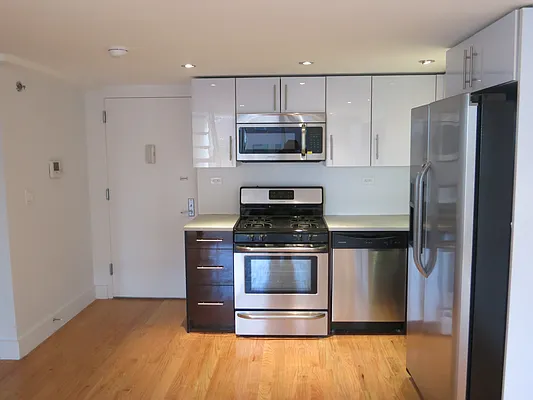 Rented by City View Living | media 30