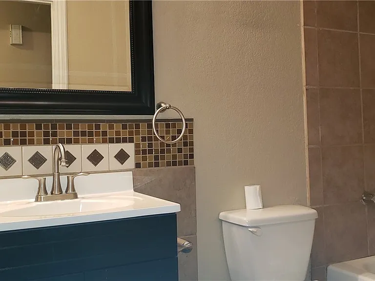 4316 Honeycomb Dr — Photo 11