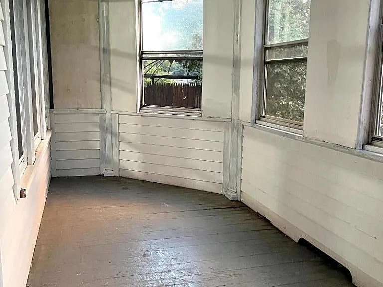 30 Fowler St — Photo 16