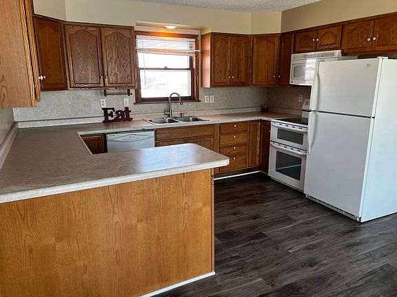 3rd image of 318 W Reichmuth Rd #1