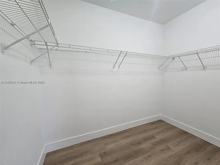 129 Riverwalk Cir — Photo 5