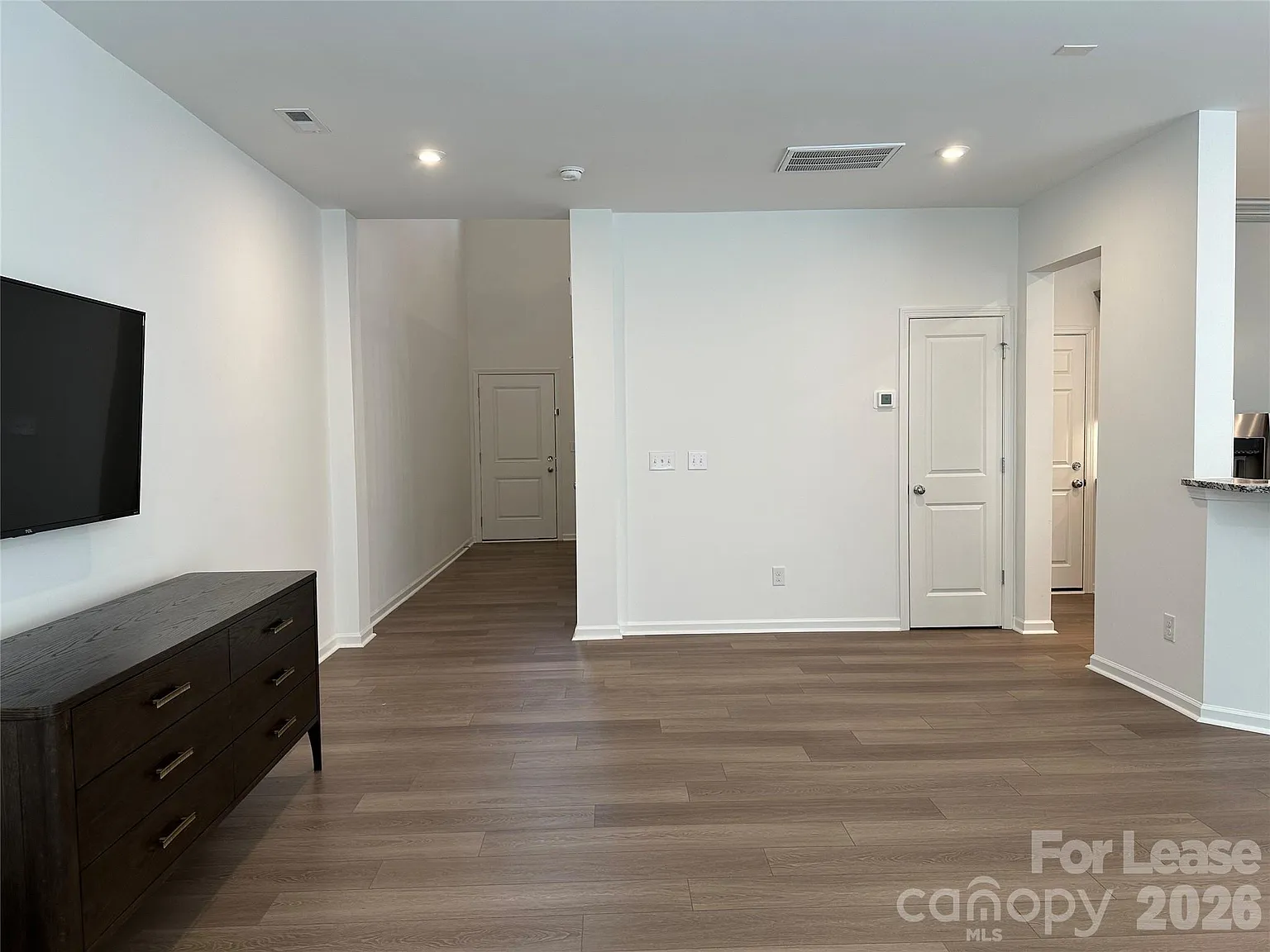 3 bed, 2.5 bath, 1835 sqft, $2,395 — Photo 4