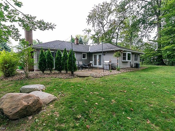 5th image of 654 Meadowood Dr