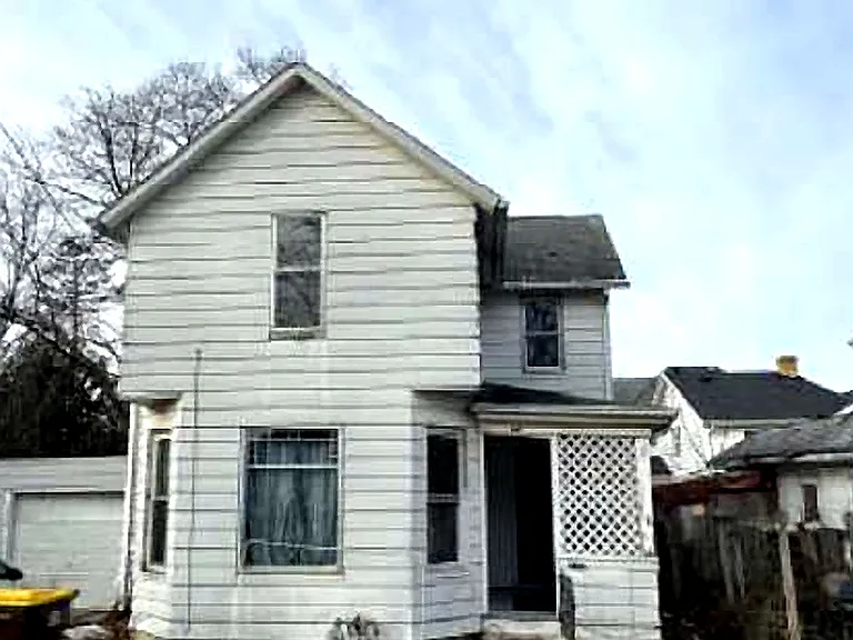810 S James Ave — Photo 1