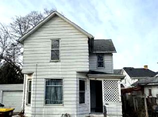 810 S James Ave, Freeport, IL 61032