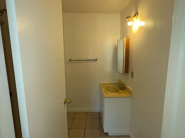 13445 Lakeshore Dr — Photo 7