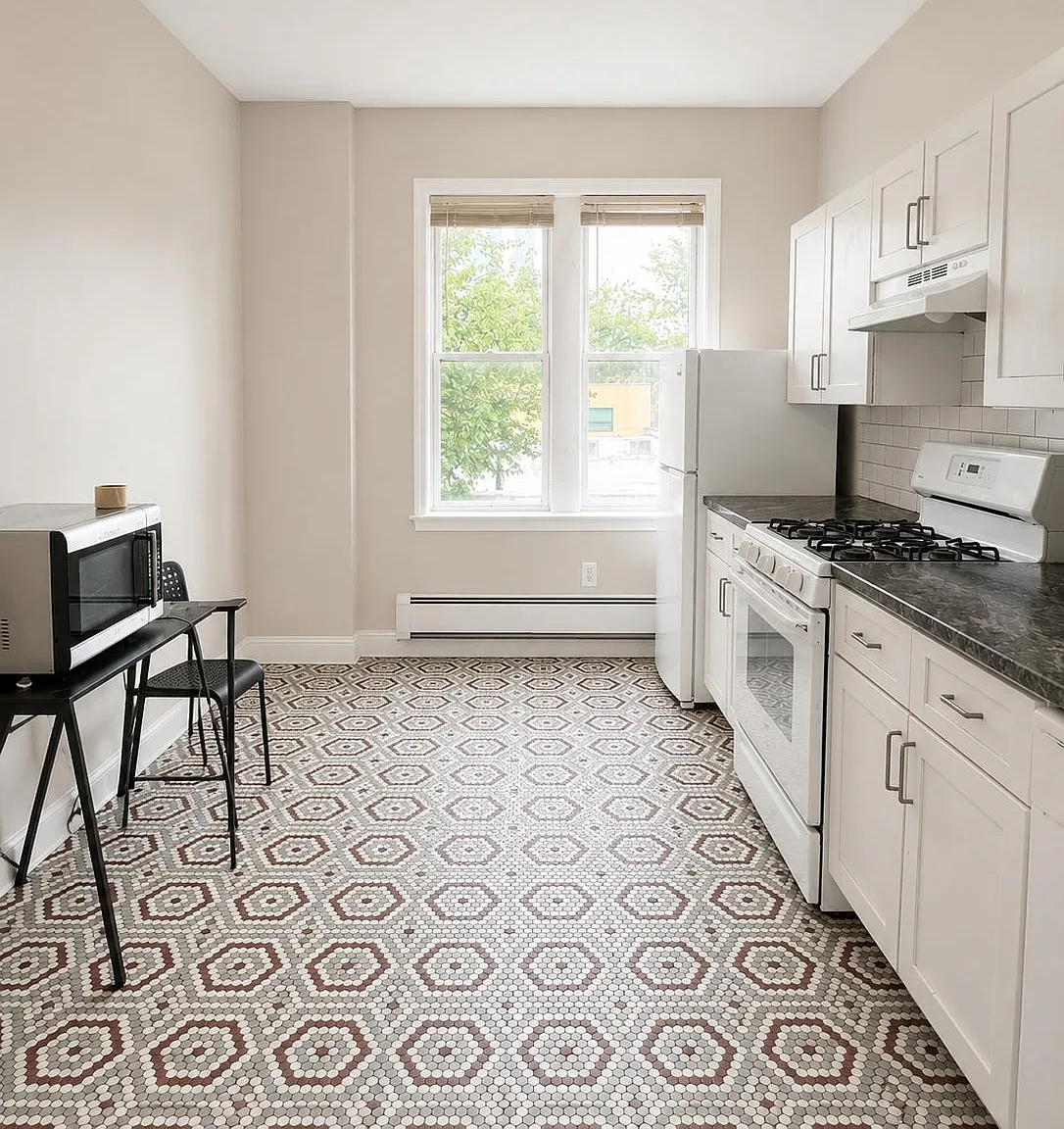 14 Wallis — Photo 3