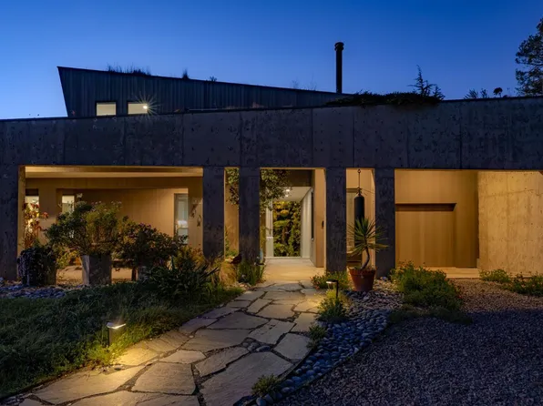 39074 Hedgegate Road, The Sea Ranch, CA 95497