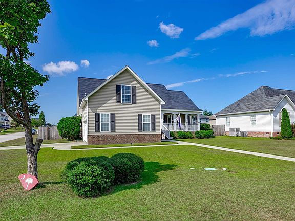 3rd image of 36 Leatherwood Dr