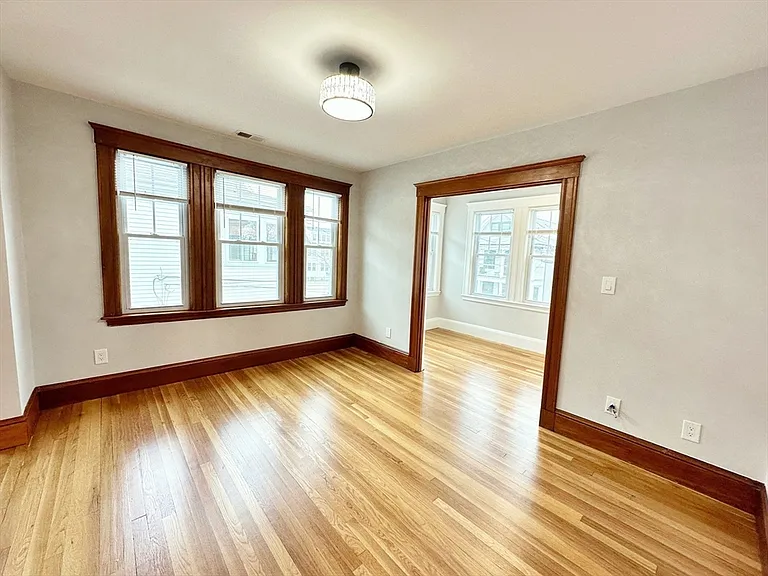 75 Governor Winthrop Rd — Photo 17