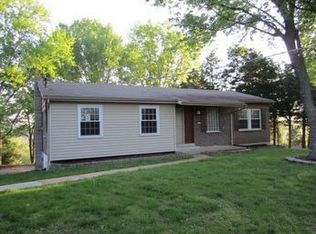 17 Ridgemoor Dr, Fenton, MO 63026