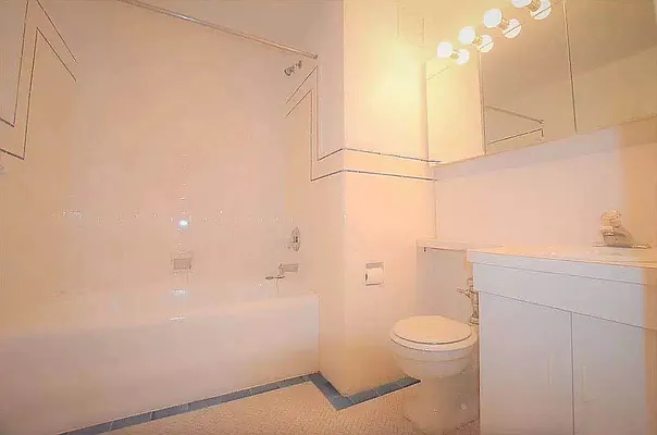 Rented by Manhattan Realty Group | media 8