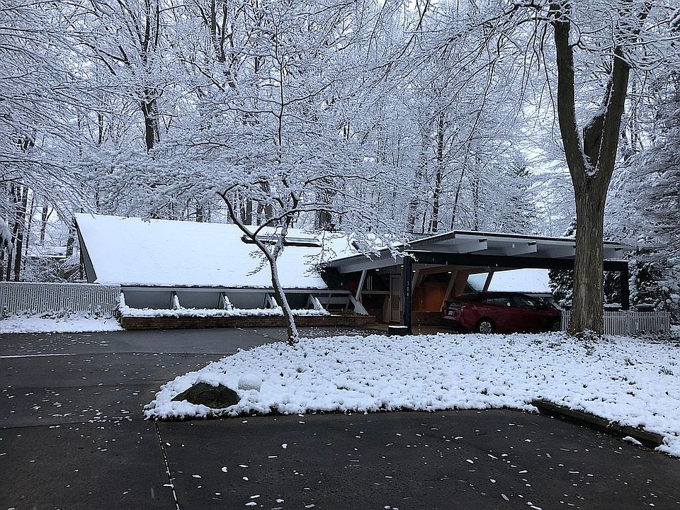 2nd image of 314 Kenwood Pl