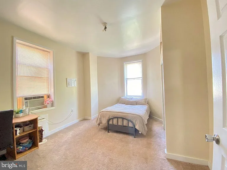 1849 N 17th St #5 — Photo 10