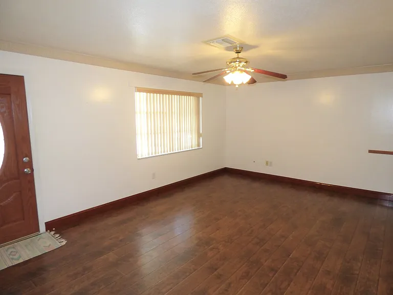 1358 Arrow St — Photo 4