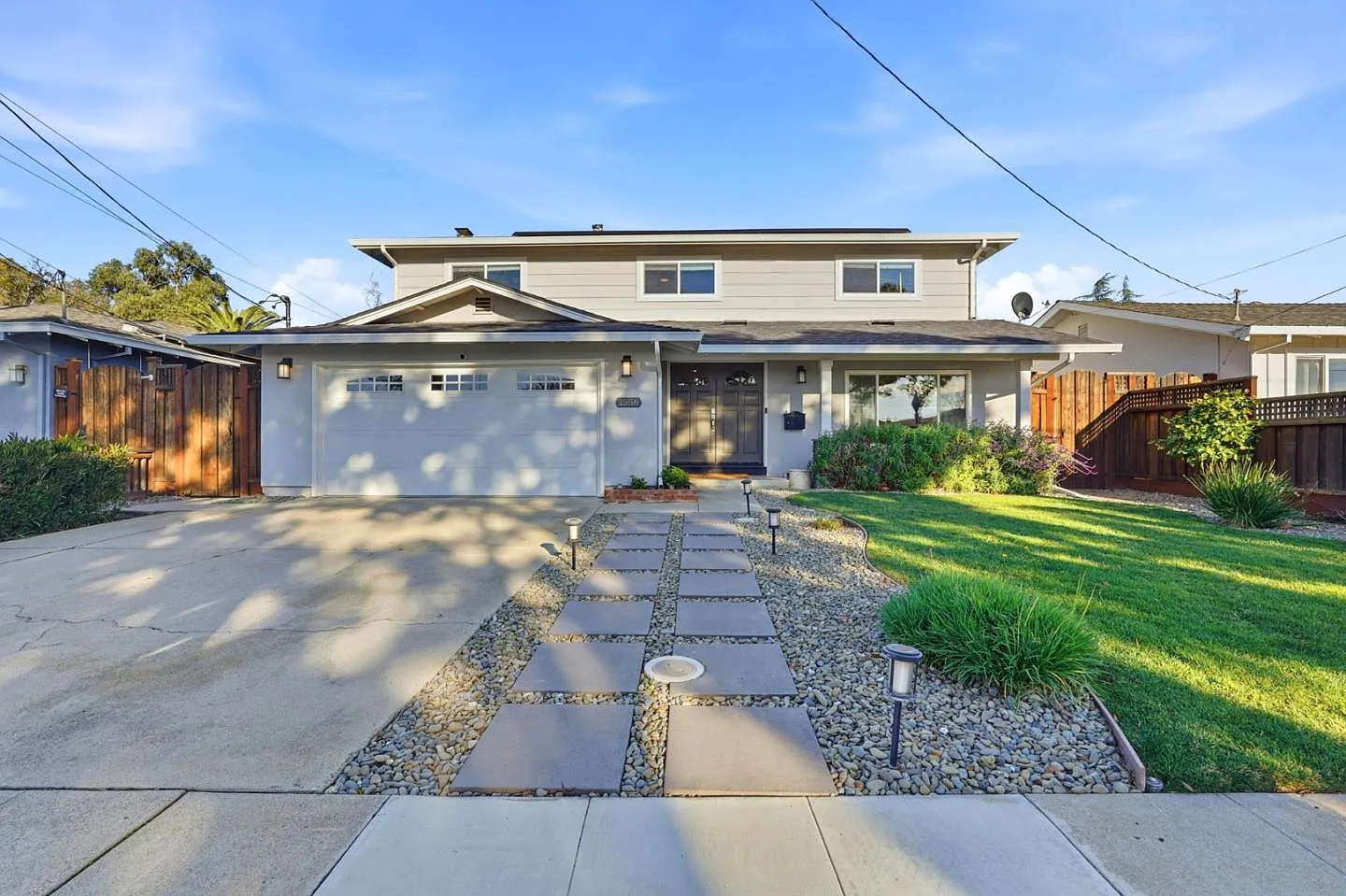1556 Creek Dr photo 1
