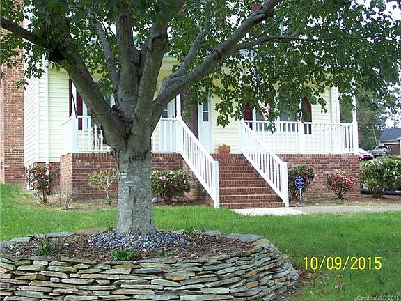5th image of 1302 Creekview Dr