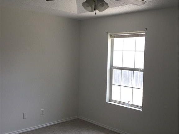 4th image of 706 Jade St