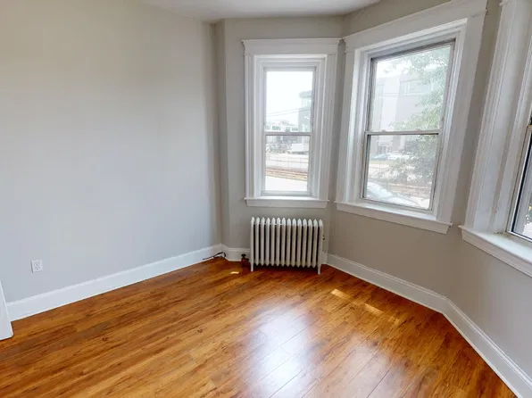 1183 Commonwealth Ave #5, Allston, MA 02134