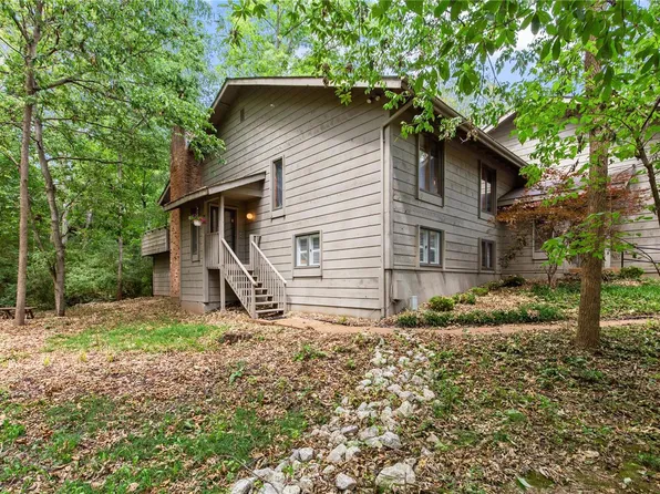 1581 Autumn Leaf Dr, Ballwin, MO 63021