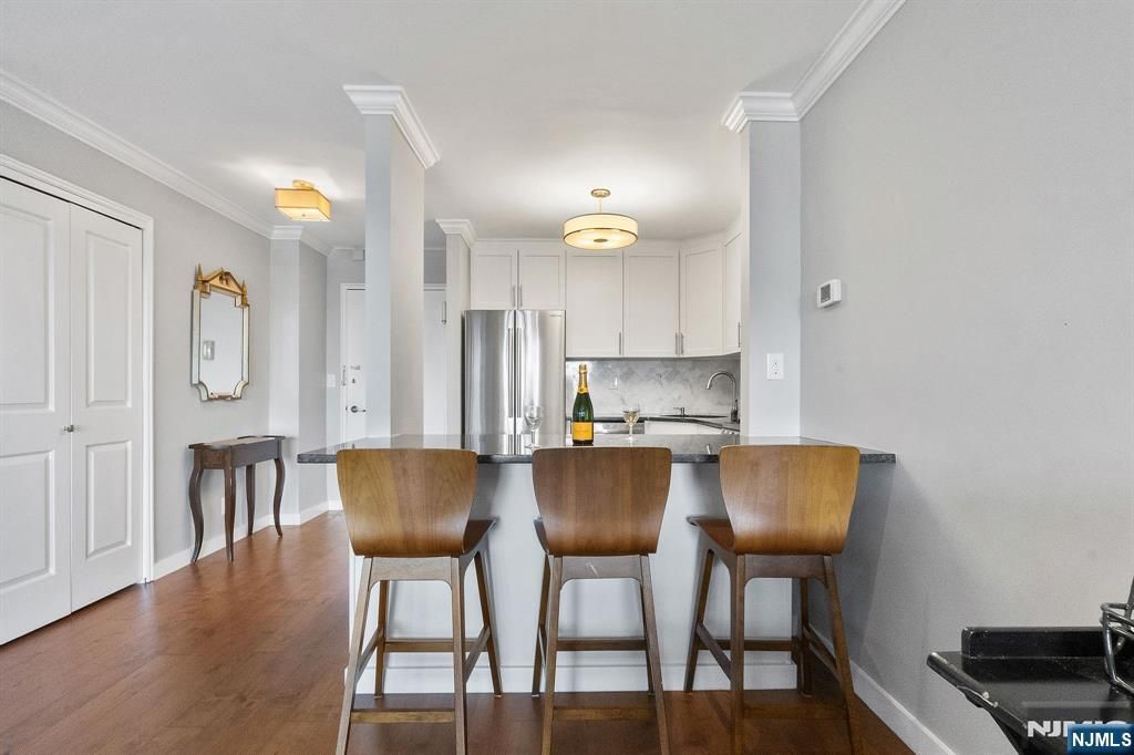 2000 Linwood Avenue, Fort Lee, NJ - View 4