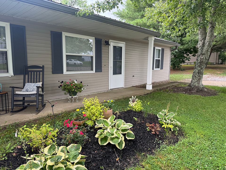1st image of 38 Ellen Kay Dr #2