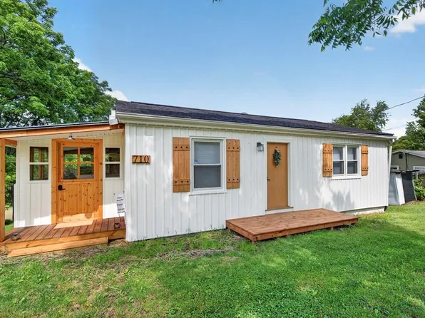 710 Anderson Ave, Marion, VA 24354