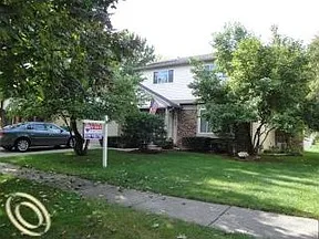 884 Devonshire Blvd photo 1