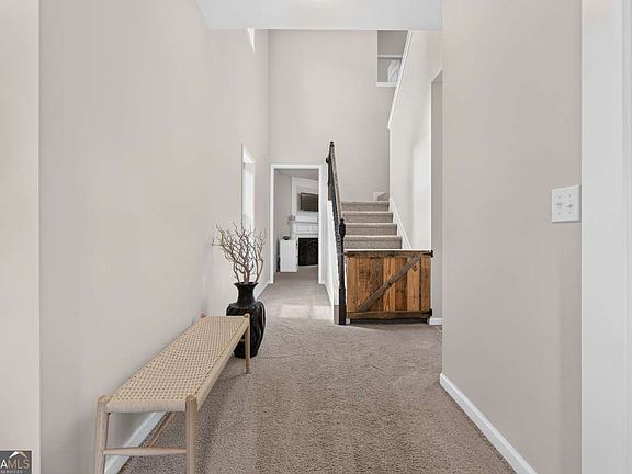 3rd image of 1674 Maplecliff Way