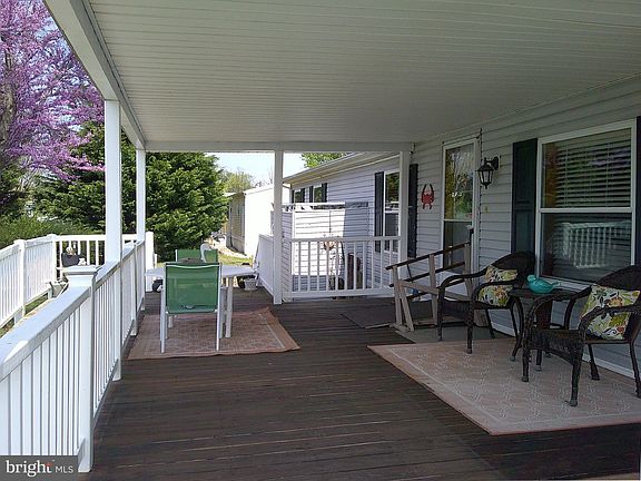 3rd image of 14 Coventry Ln #42966