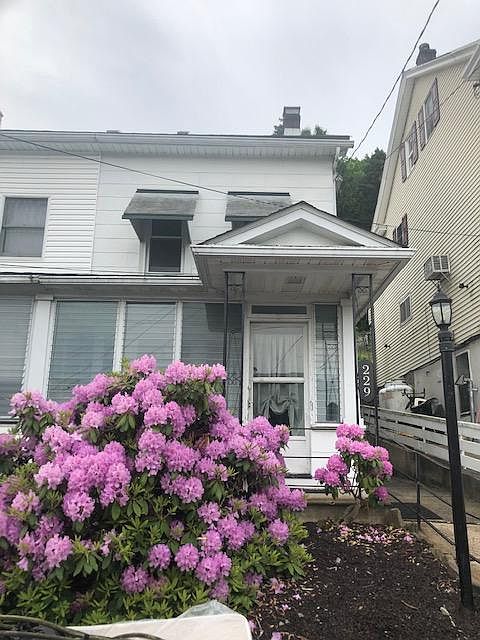 FRONT COVER ENTRANCE IN BLOOM!
