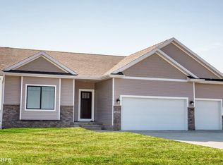 2419 Park Ridge Dr, Granger, IA 50109