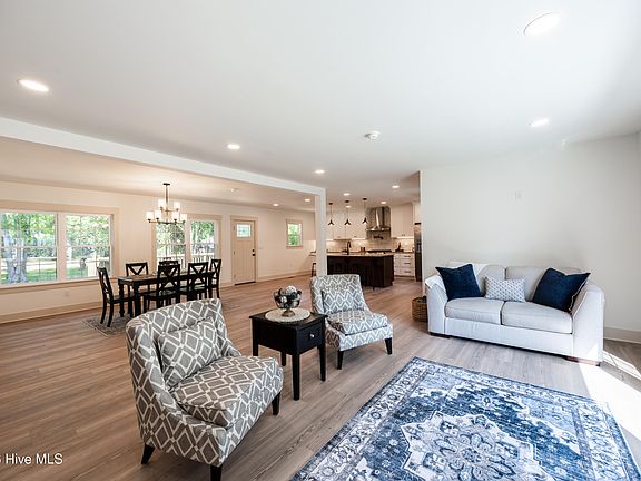 5th image of 1505 Evergreen Avenue