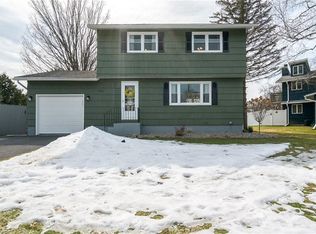 6092 Rossland Cir, Cicero, NY 13039