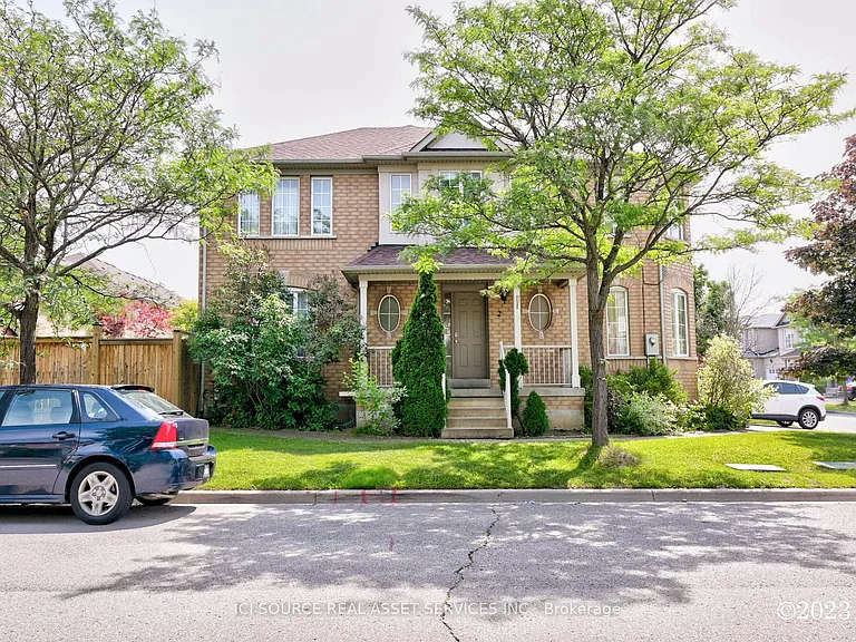 2 Waterton Cres — Photo 1