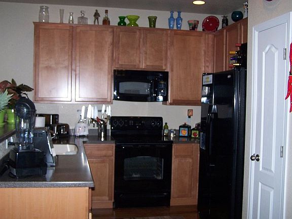 Kitchen has Corian, upgraded cabinets