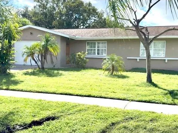 262 NE Brunson Court, Port St Lucie, FL 34983