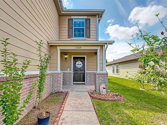 2nd image of 13019 Hill Canyon Ln